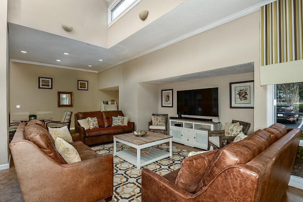 Images Woodlake Villas