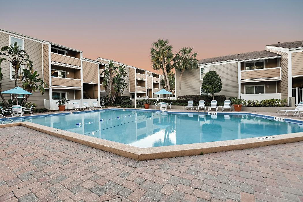 Images Woodlake Villas
