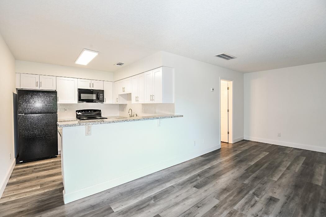 Images Woodlake Villas