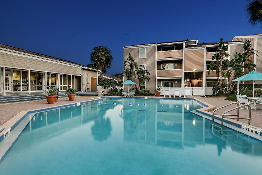 Images Woodlake Villas