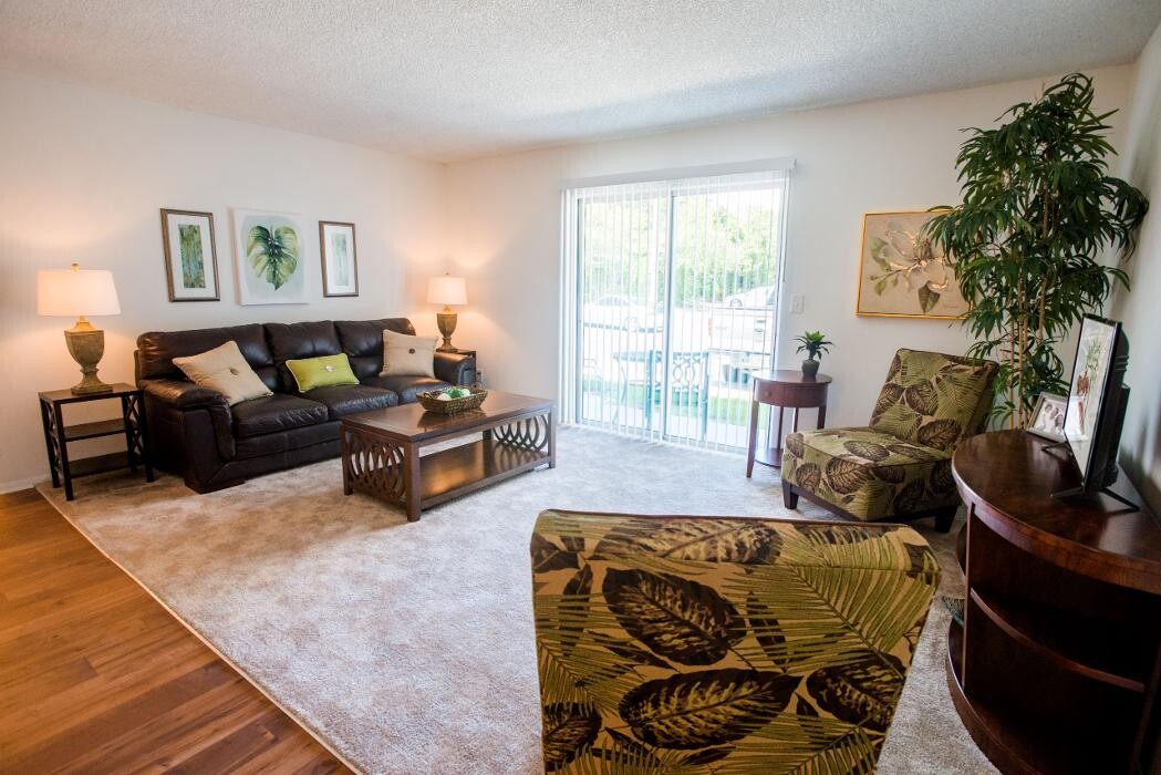 Images Woodlake Villas