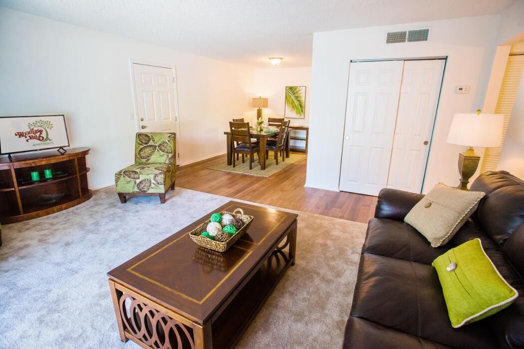 Images Woodlake Villas