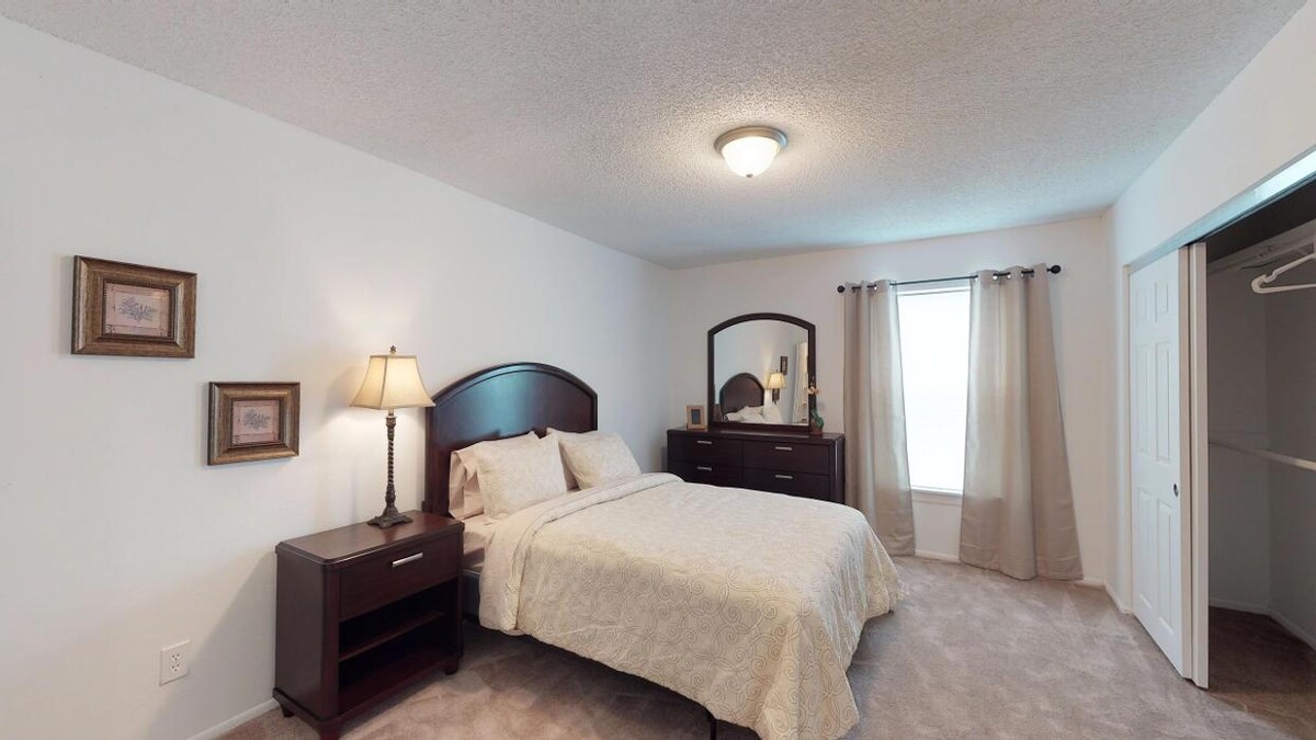 Images Woodlake Villas