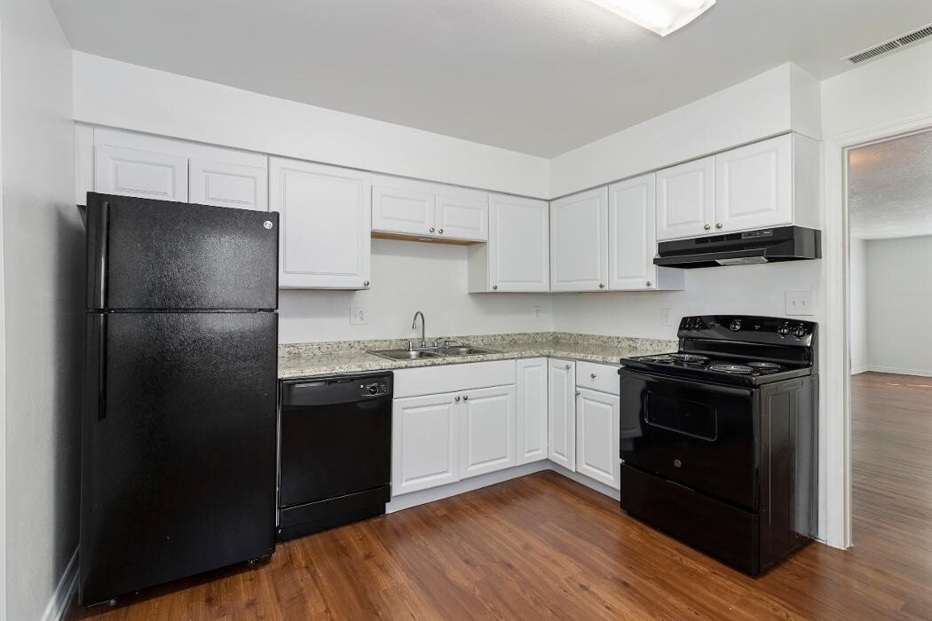 Images Woodlake Villas