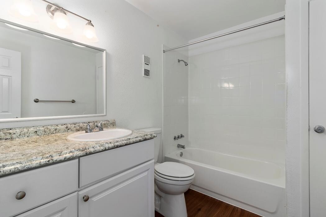 Images Woodlake Villas