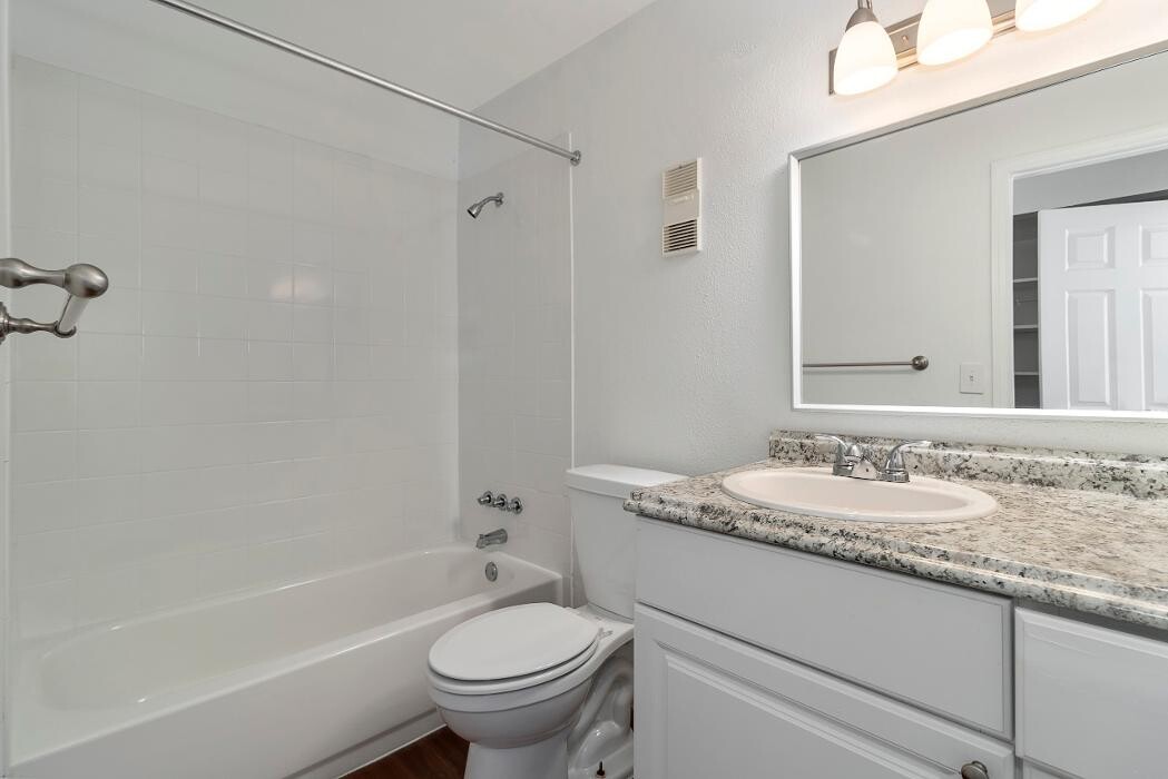 Images Woodlake Villas