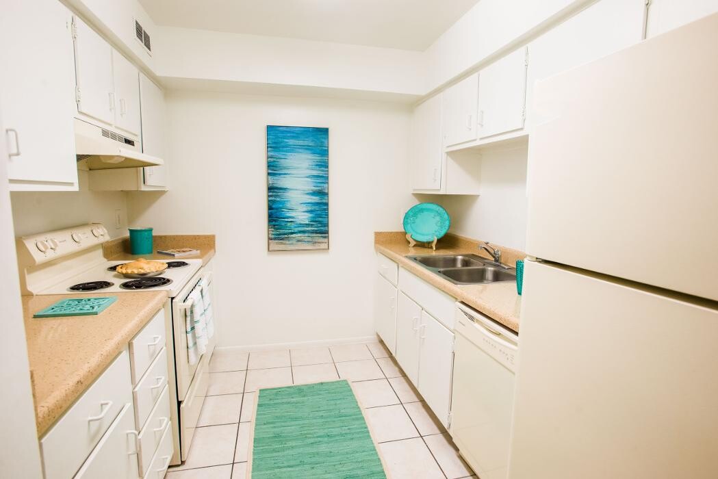 Images Woodlake Villas