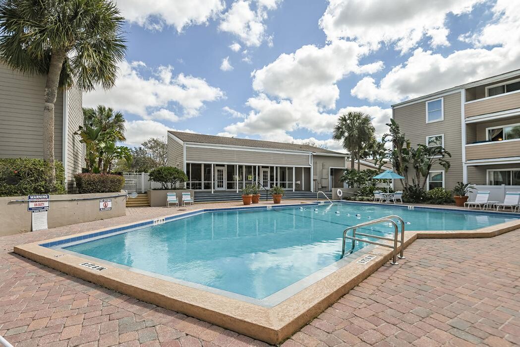 Images Woodlake Villas