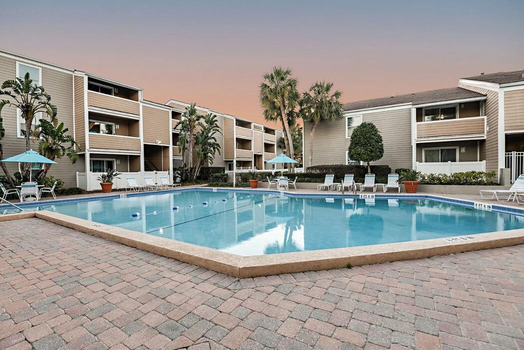 Images Woodlake Villas