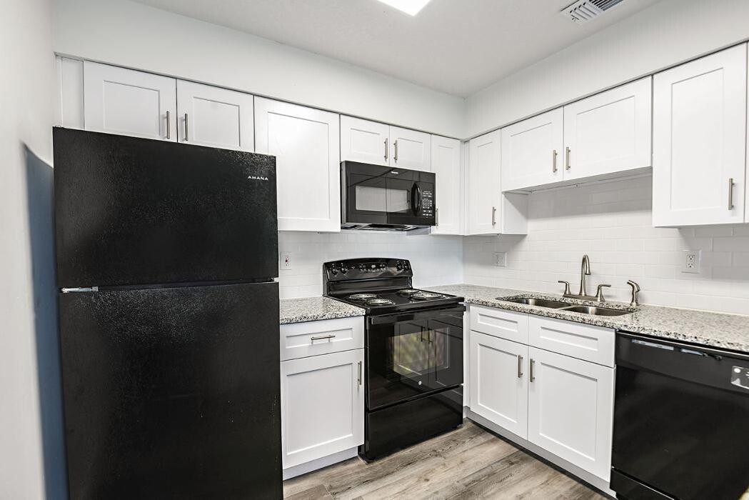 Images Woodlake Villas