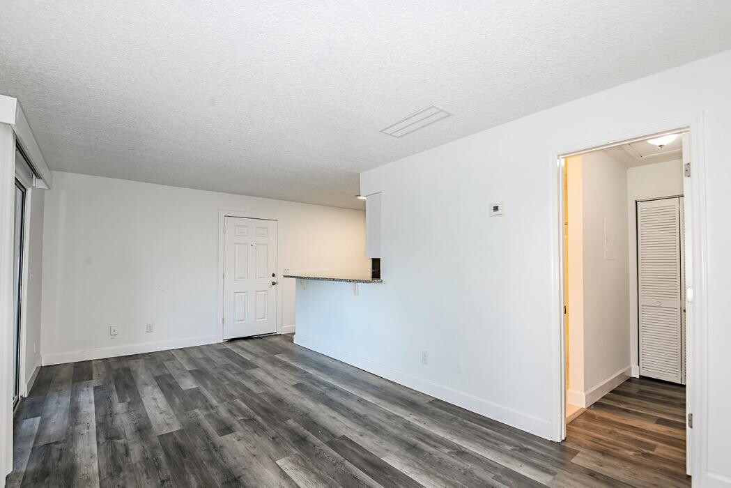 Images Woodlake Villas