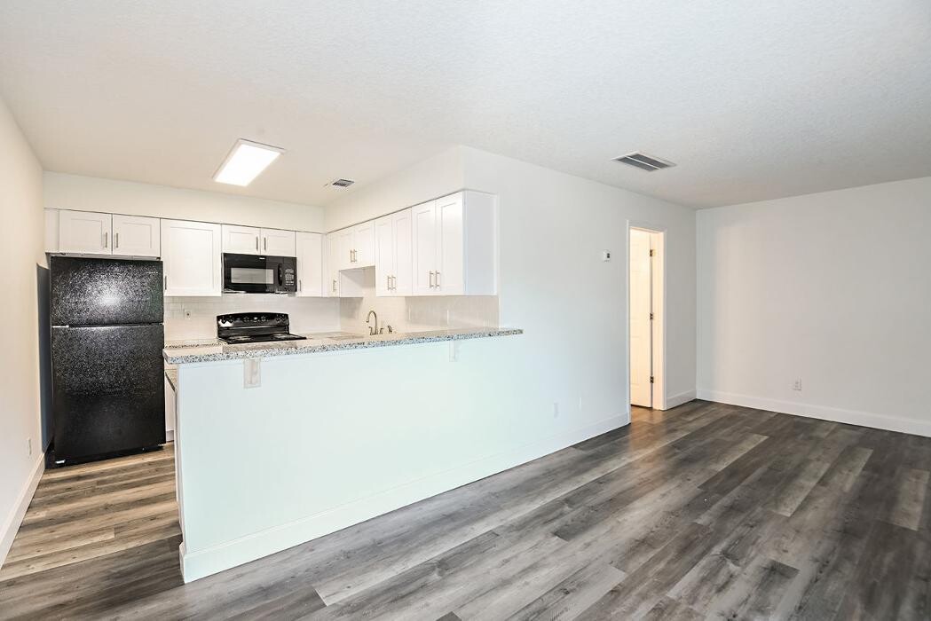 Images Woodlake Villas