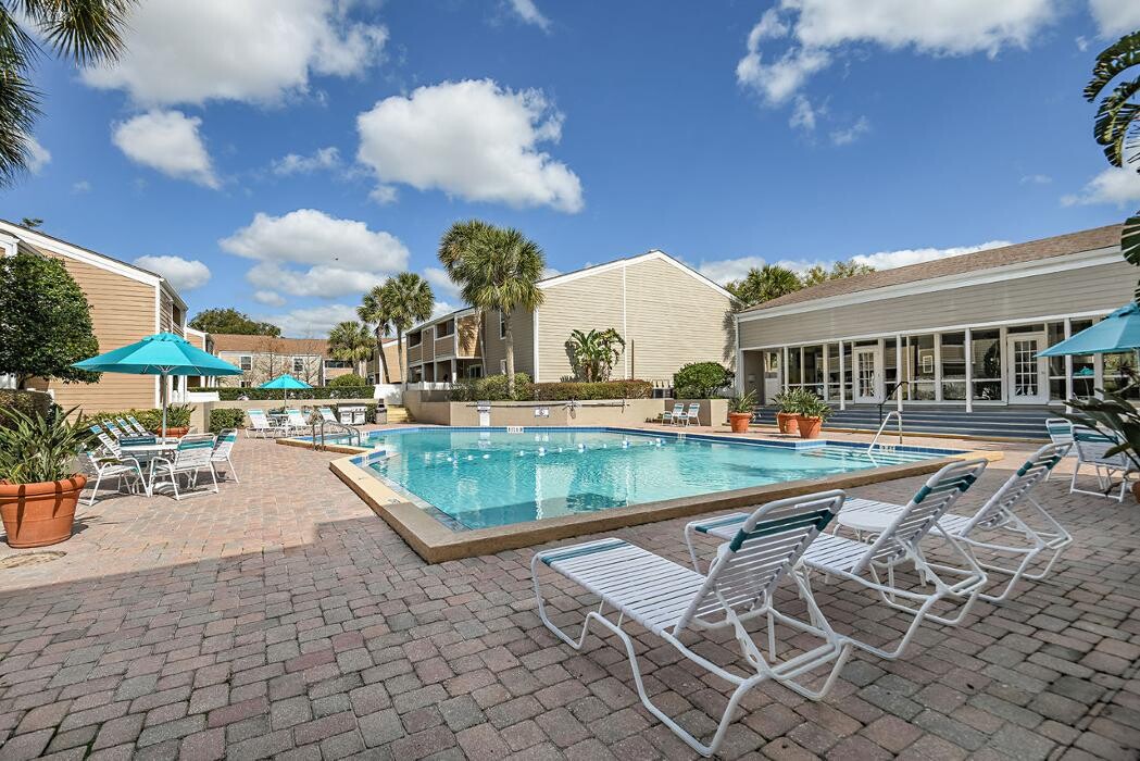 Images Woodlake Villas