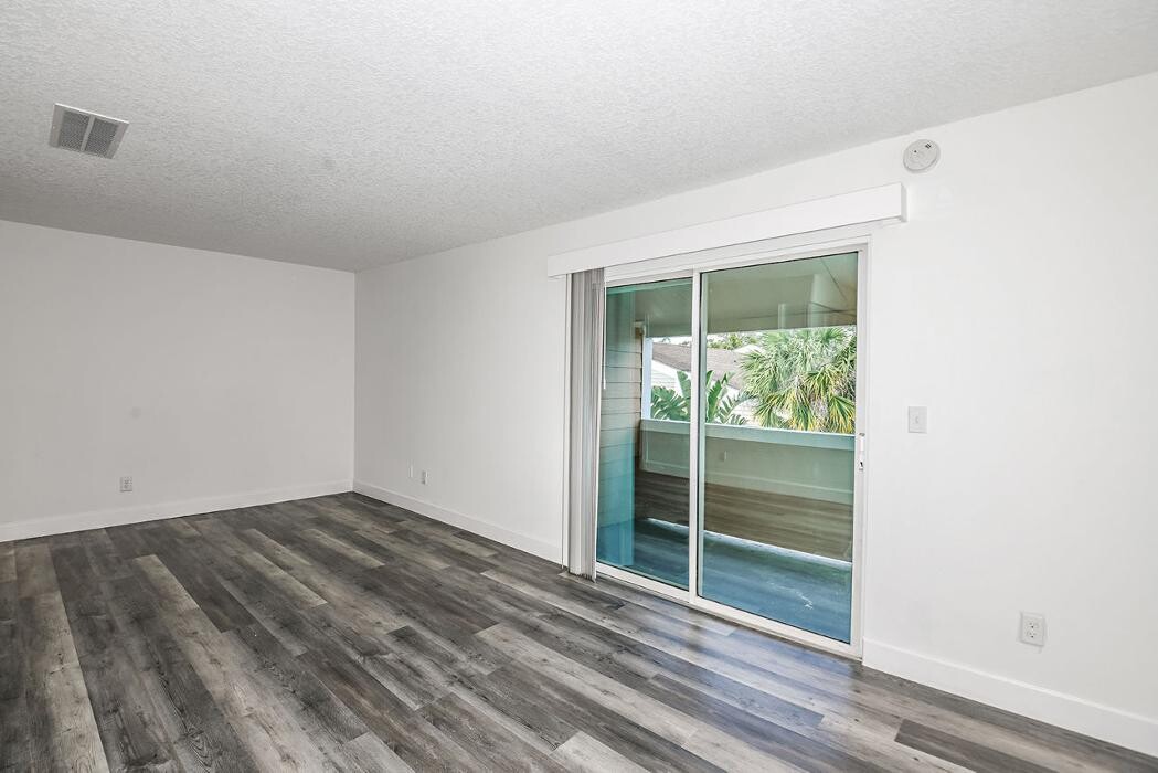 Images Woodlake Villas