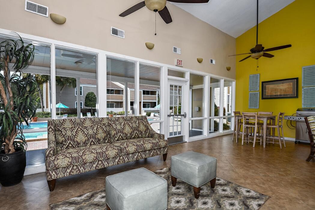 Images Woodlake Villas