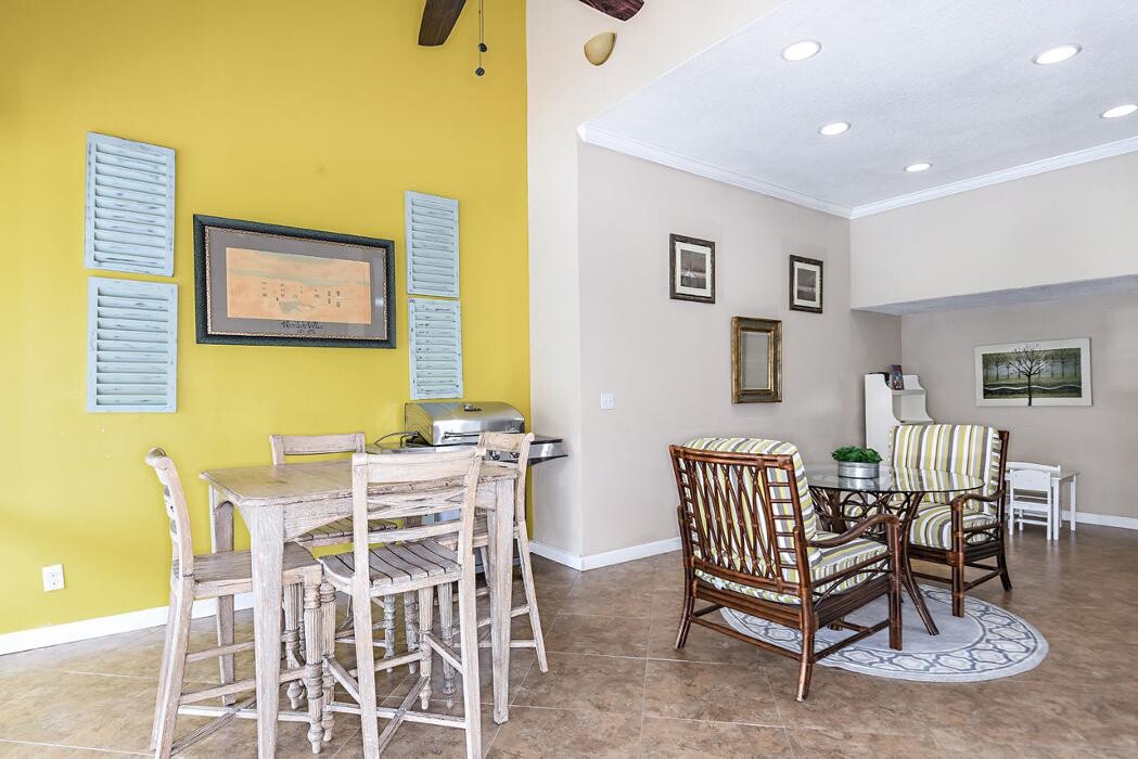 Images Woodlake Villas