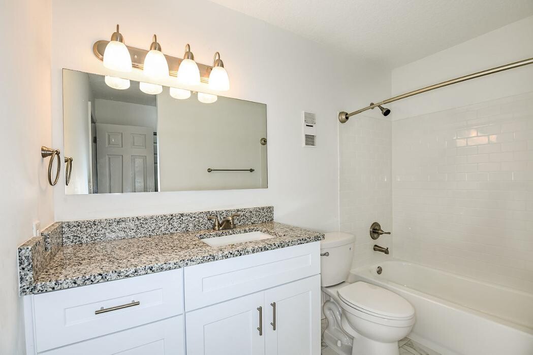 Images Woodlake Villas