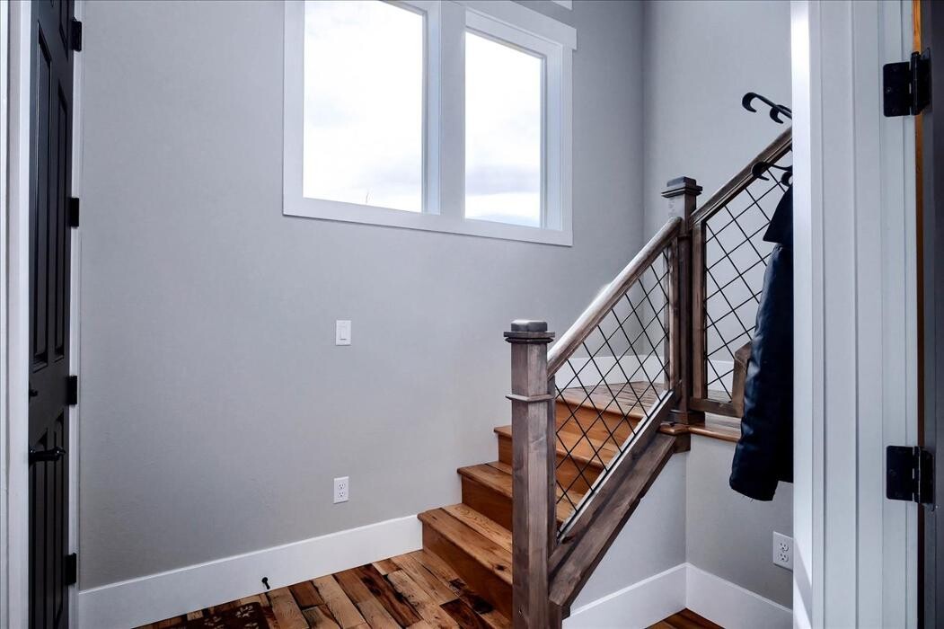 Images Peak Properties