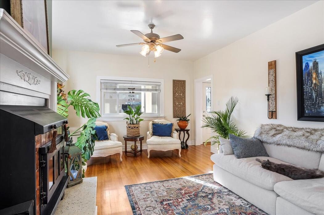 Images Peak Properties