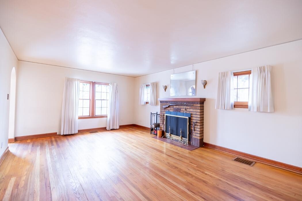 Images Peak Properties