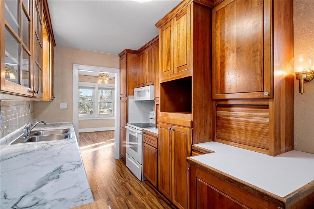 Images Peak Properties