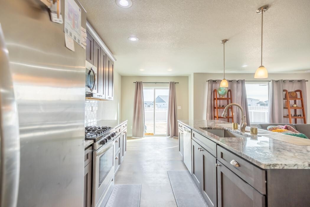 Images Peak Properties