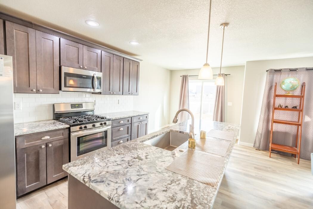 Images Peak Properties