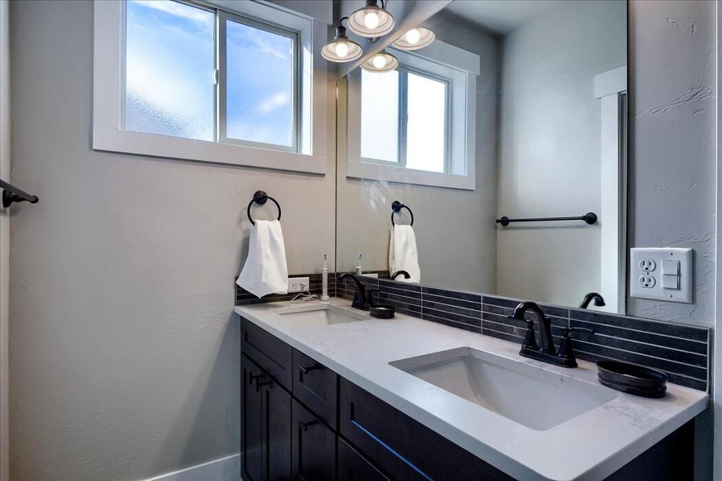 Images Peak Properties