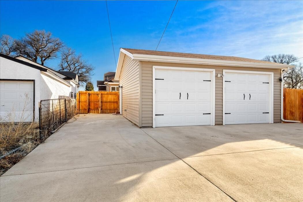 Images Peak Properties