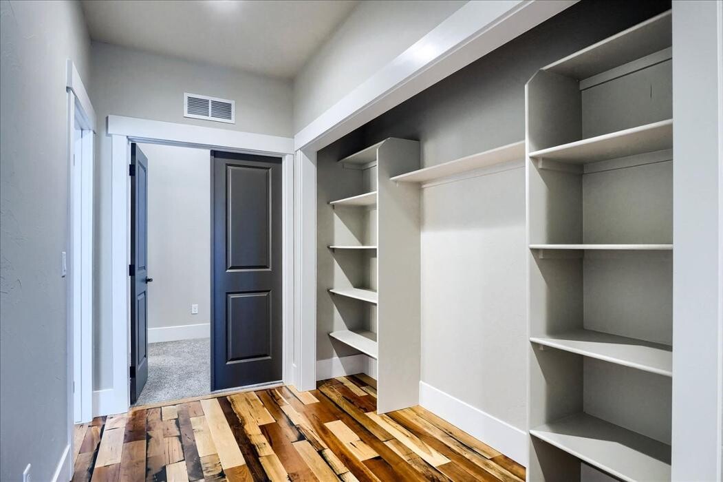 Images Peak Properties