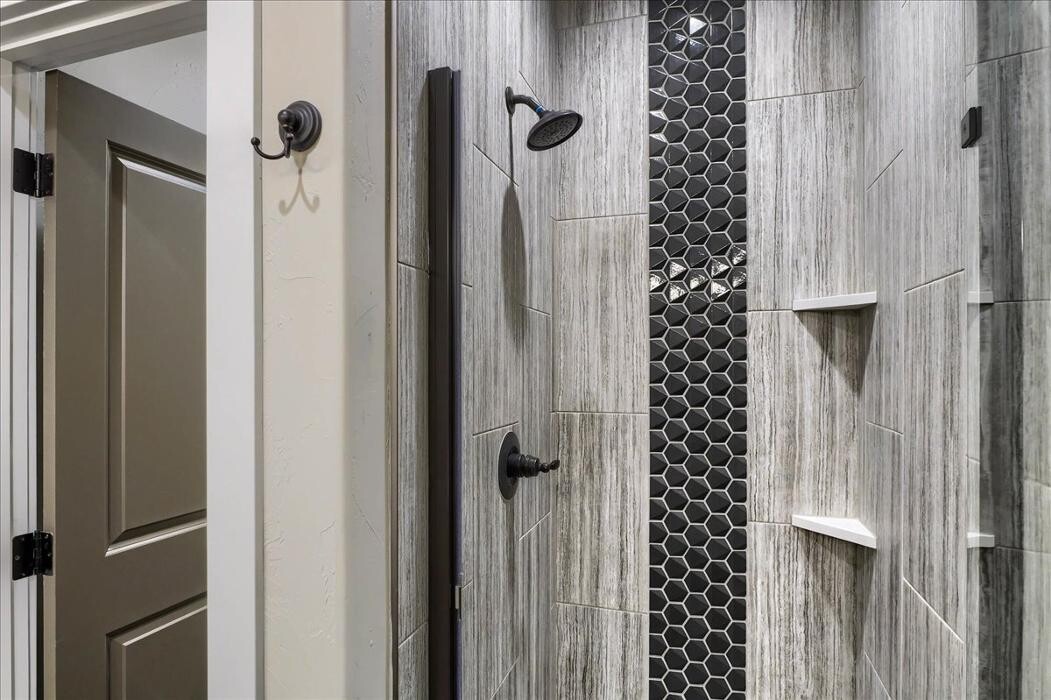 Images Peak Properties