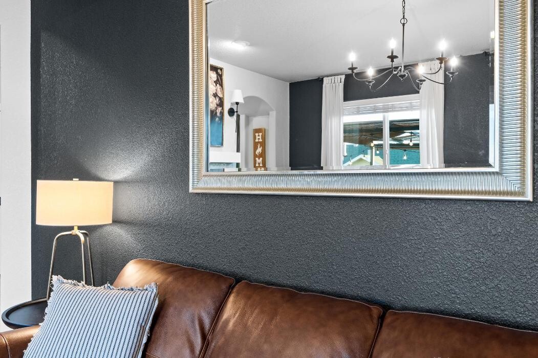 Images Peak Properties