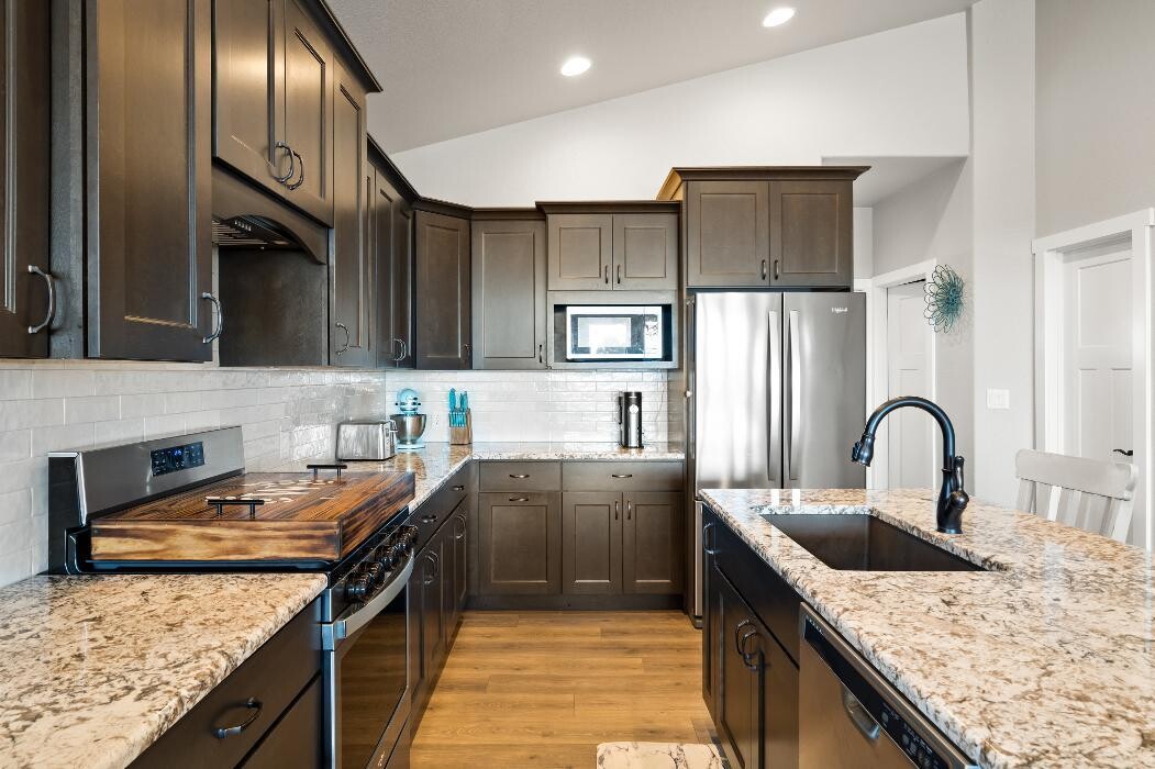 Images Peak Properties