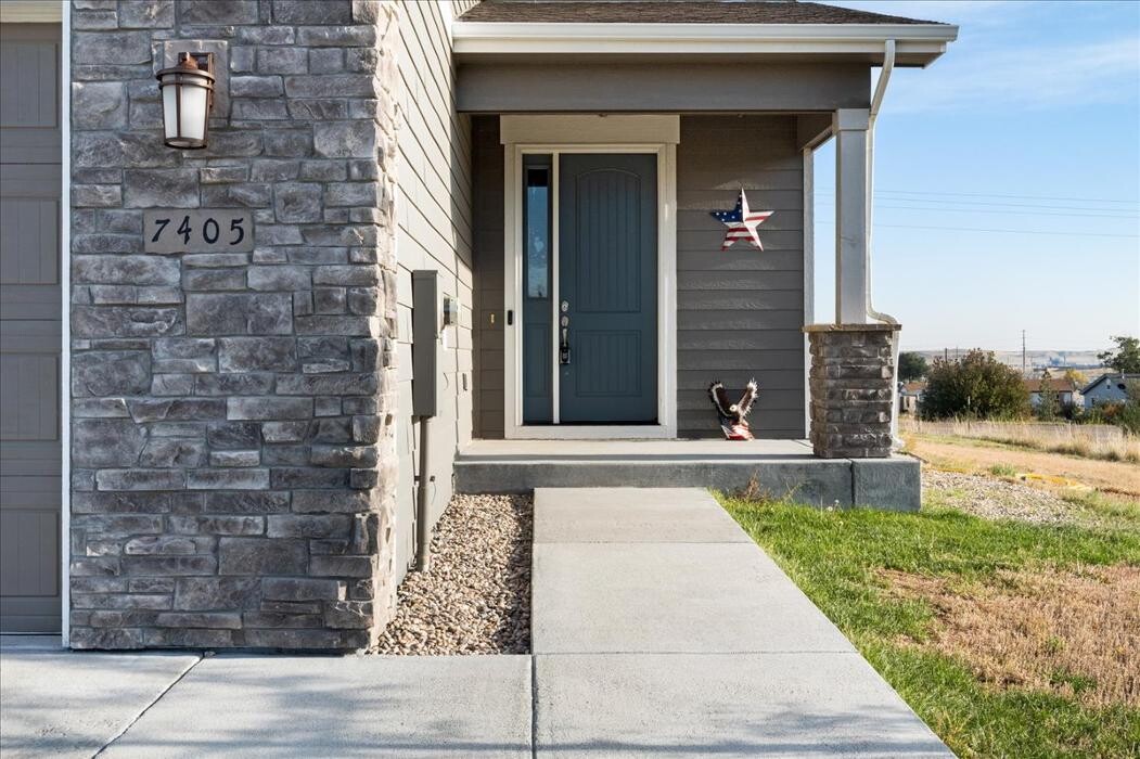 Images Peak Properties