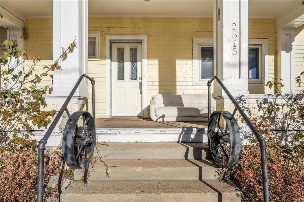 Images Peak Properties