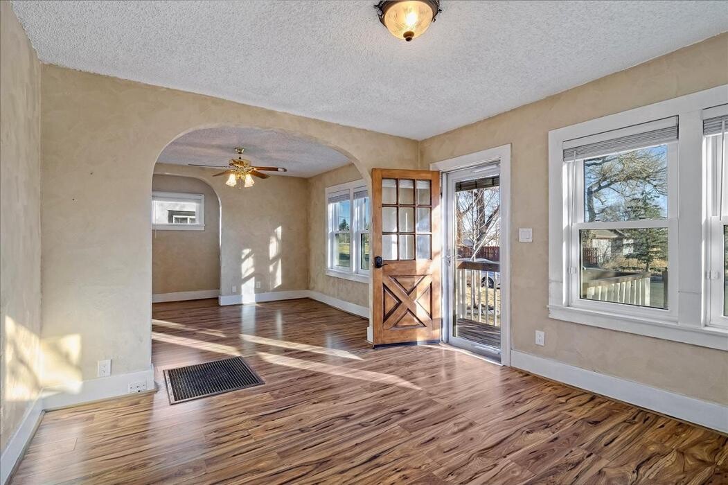 Images Peak Properties