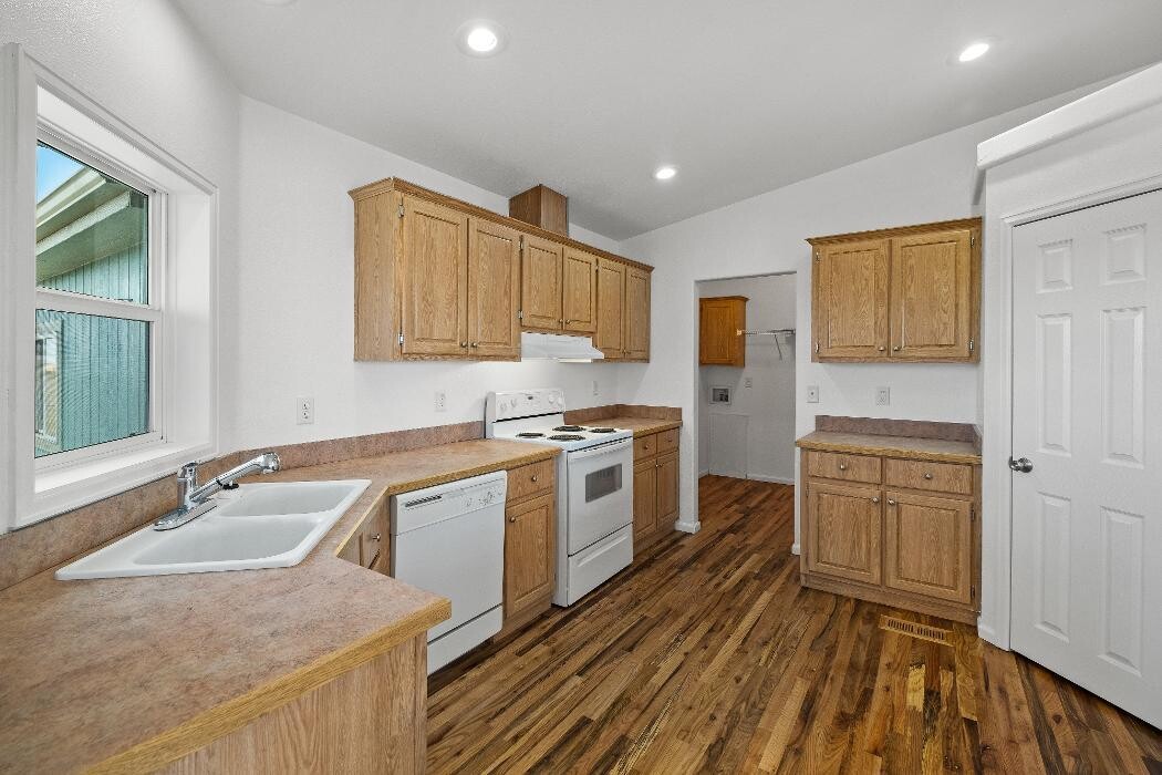 Images Peak Properties