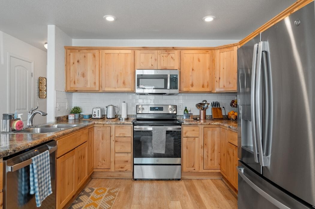 Images Peak Properties