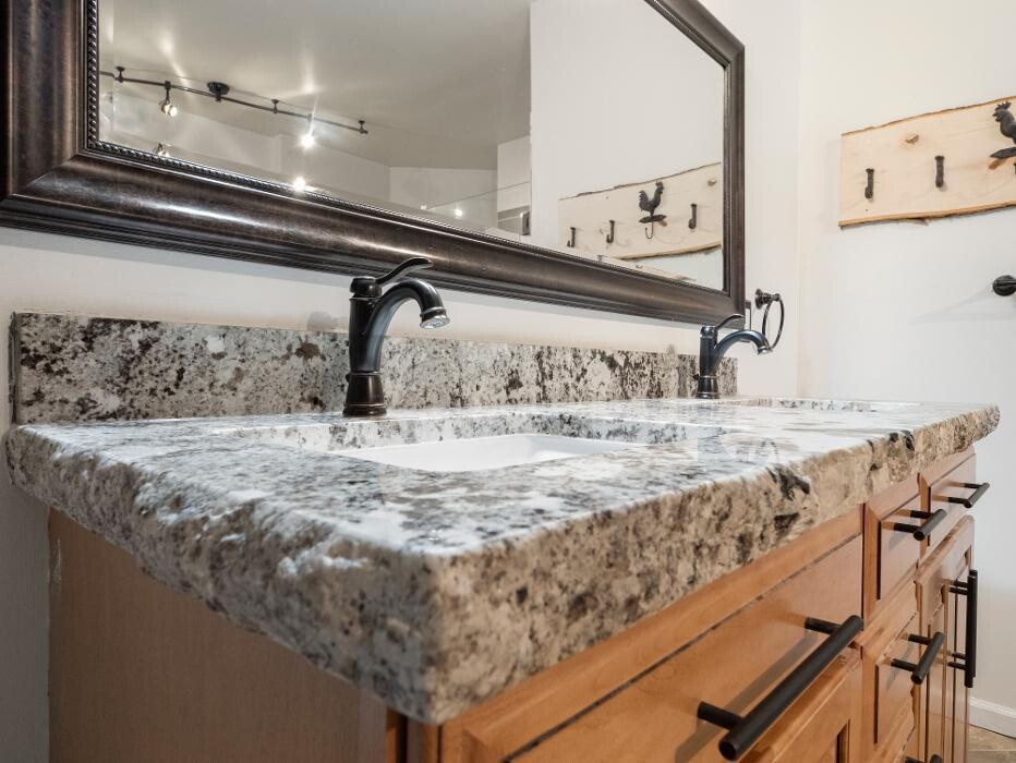 Images Peak Properties