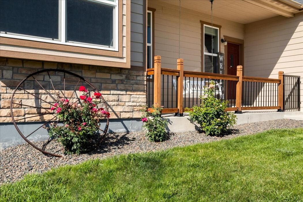 Images Peak Properties