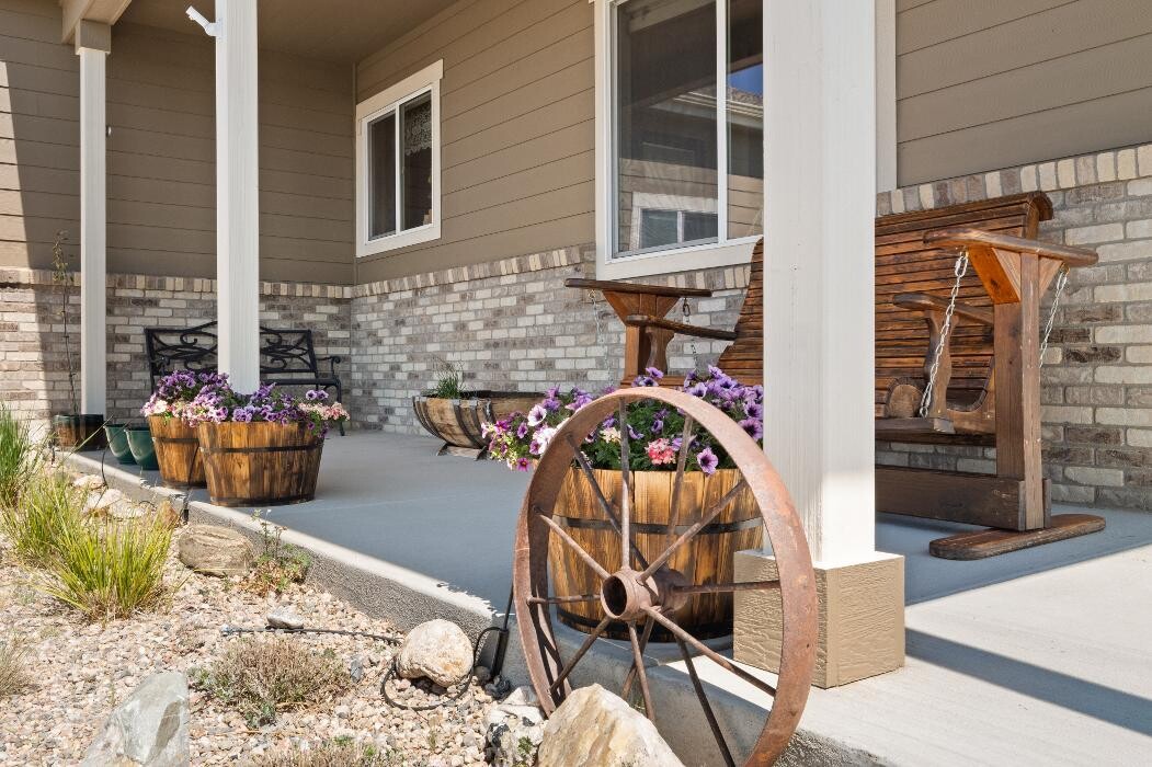 Images Peak Properties