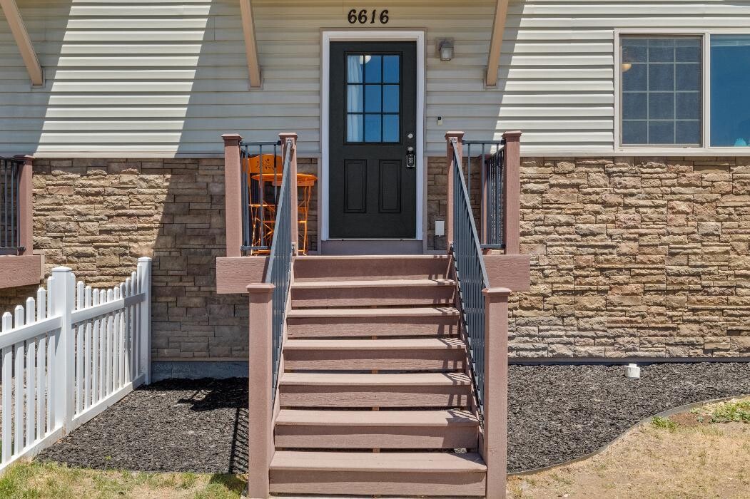 Images Peak Properties