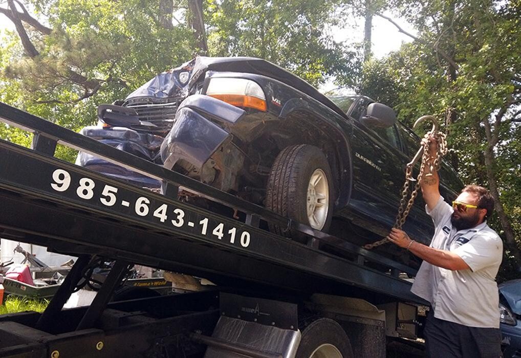 Images Eddie's Wrecker Service - 24 Hour Towing