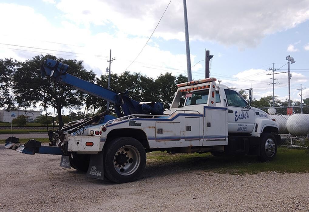 Images Eddie's Wrecker Service - 24 Hour Towing