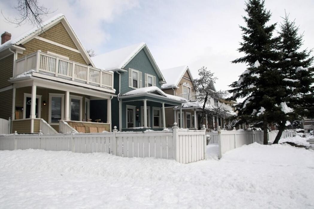 Images Paramount Fence