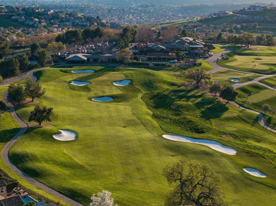 Images Serrano Country Club