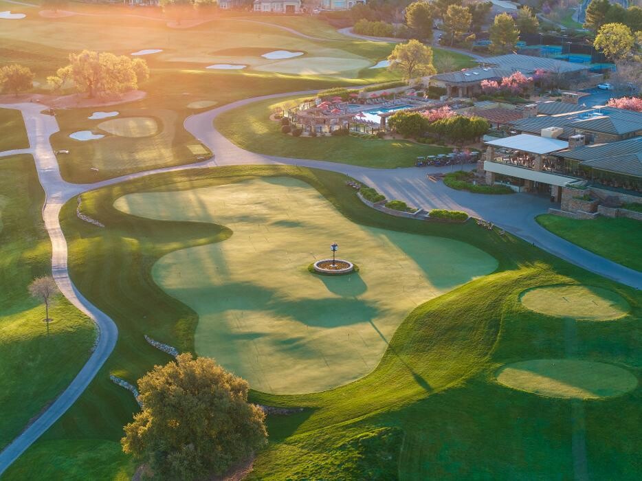 Images Serrano Country Club
