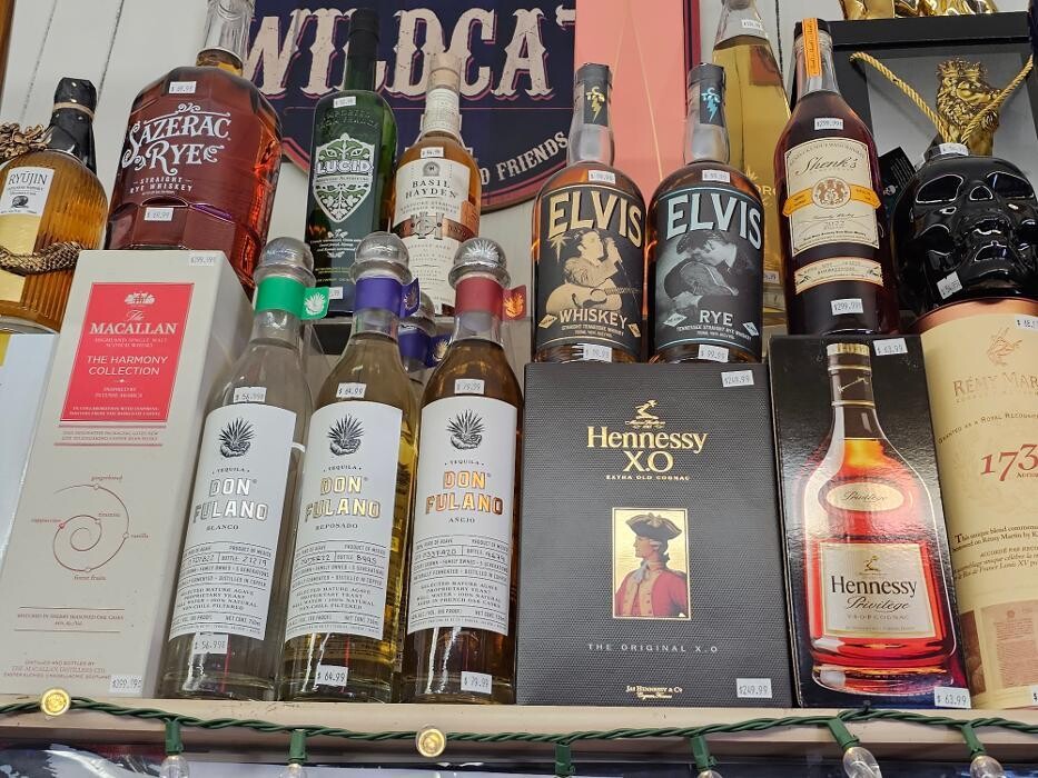 Images GUSS LIQUOR STORE