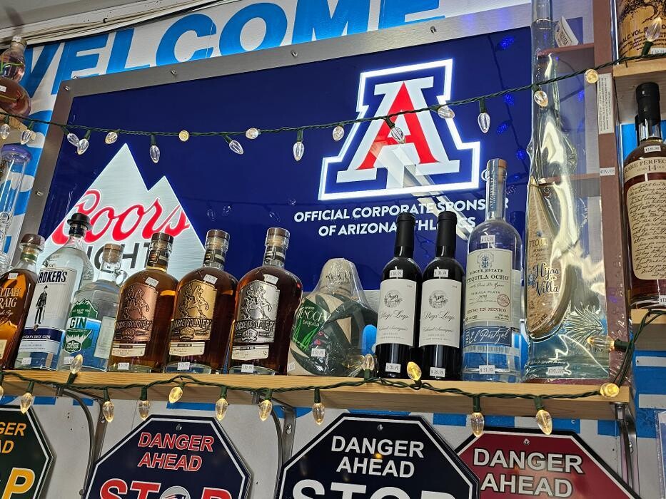 Images GUSS LIQUOR STORE