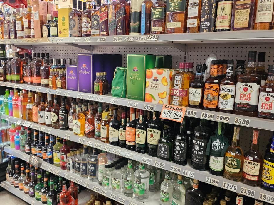 Images GUSS LIQUOR STORE